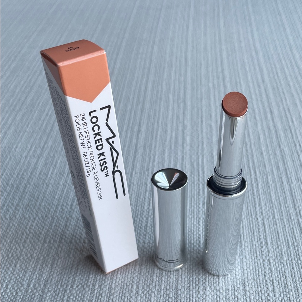 MAC Locked Kiss Lipstick 68 teaser